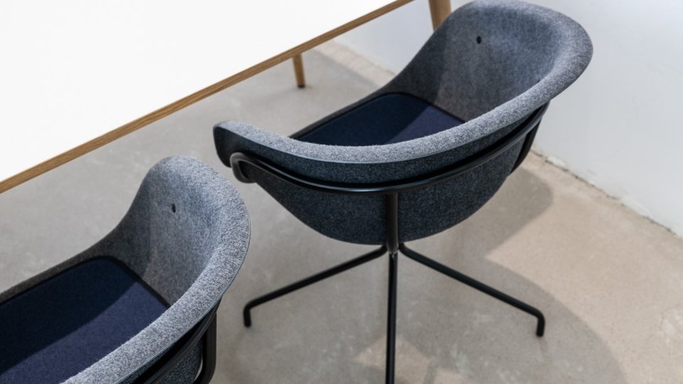 The CARRII chair, made of recycled PET felt. Where functional design meets timeless elegance. Design by Fokkema & Partners Architecten and Piiroinen.